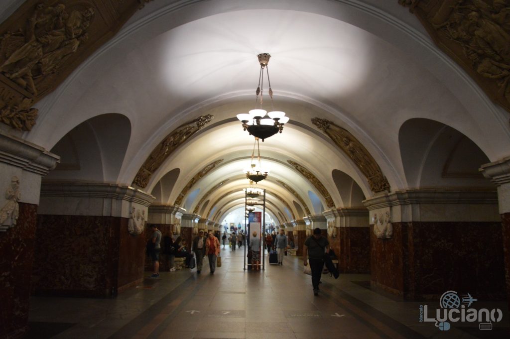 Krasnopresnenskaya (in russo: Краснопресненская) - Metro 5 - Metro Circolare Mosca - Russia